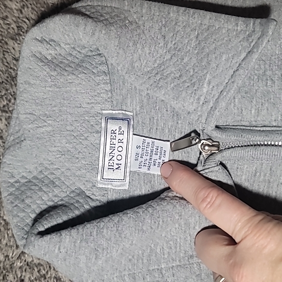 STUNNING JENNIFER MOORE GREY ZIP UP QUILTED SWEATSHIRT - Picture 3 of 6